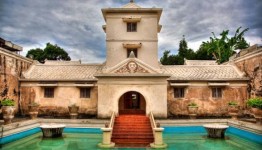 Jogjakarta Tours 2 Days 1 Night - Taman Sari Water Castle